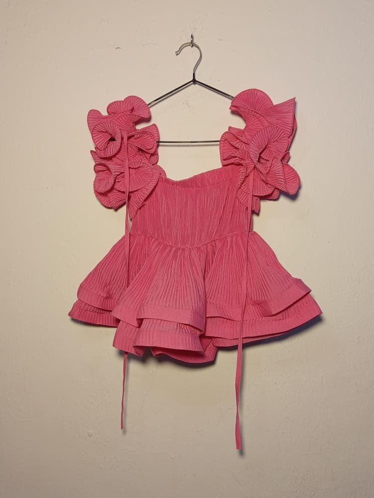 SPIRAL STORE pink ruffled short sleeve top with square neckline and tie details