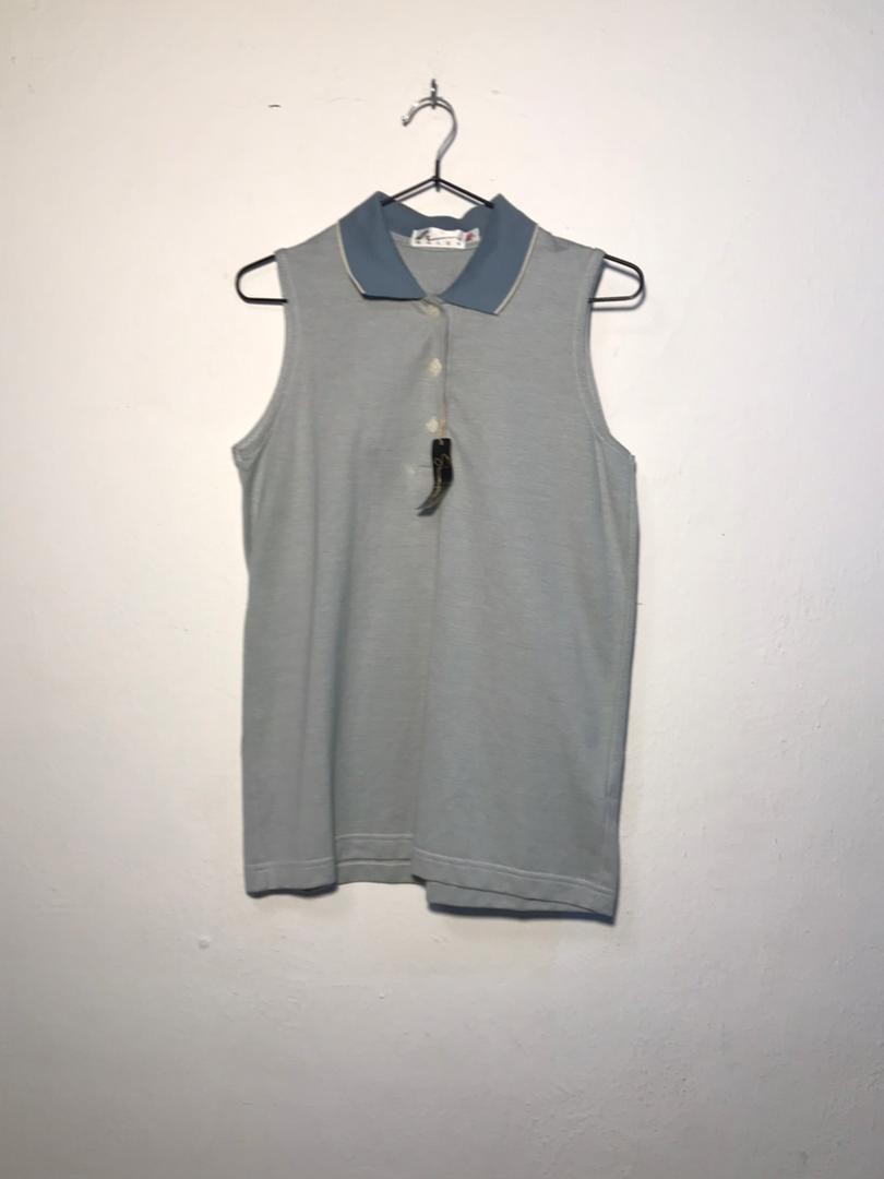 SPIRAL STORE light blue sleeveless polo shirt with contrasting collar and two buttons