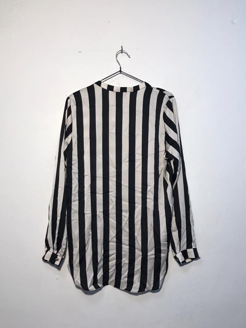 SPIRAL STORE black and white striped long sleeve shirt with button collar